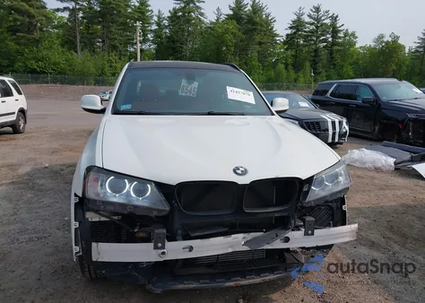 2014 BMW X3 xDrive28I z USA, uszkodzony, nr VIN 5UXWX9C56E0D30154